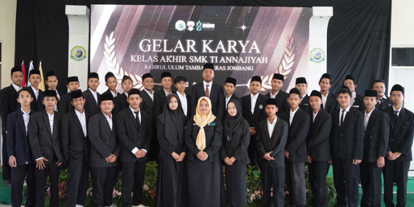 GELAR KARYA KELAS AKHIR