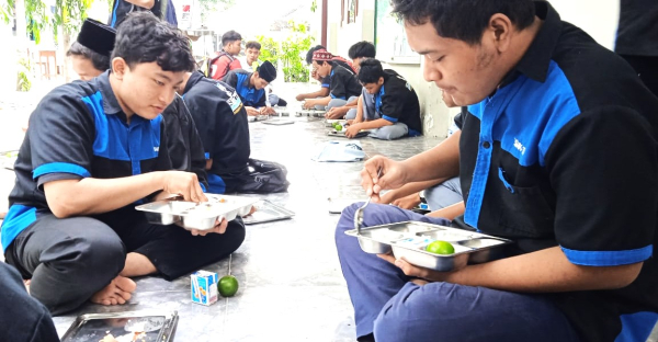Makan Siang Bergizi